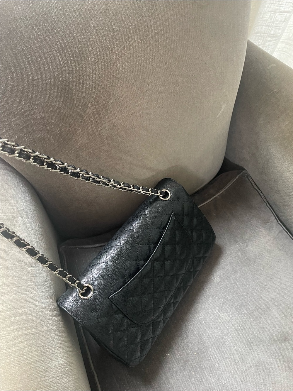 Quilted Black Leather Shoulder Bag with Silver Chain - Picture 2 of 5